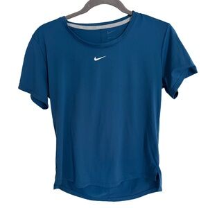 Nike Dri Fit Waist Length Tee size small